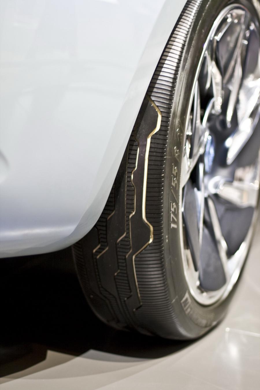  Renault Fluence Z.E. Concept 2009 года  (фото 39 из 103)